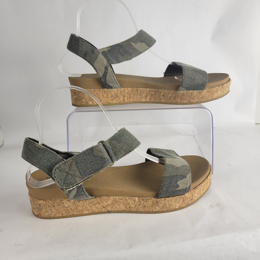 Maurices Womens 9.5 Platform Camo‎ Sandal Summer Casual Neutral